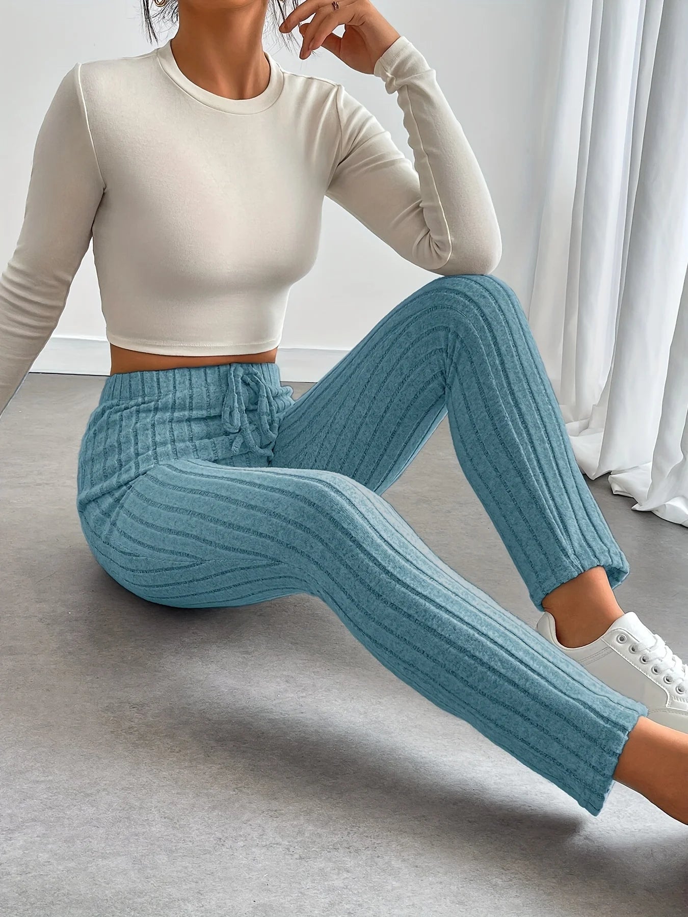 PANTALON TRICOT AVEC CORDON