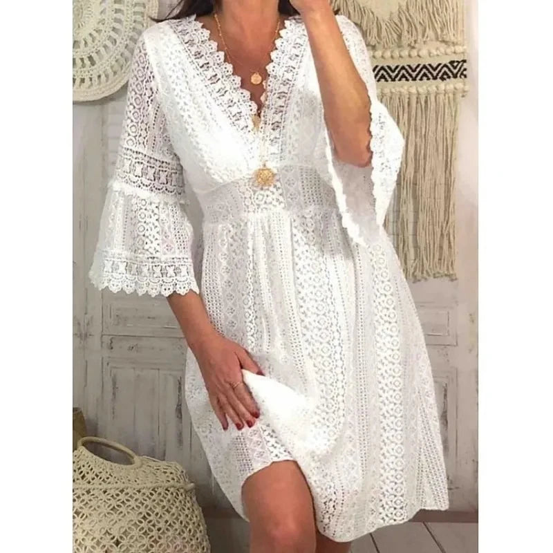 ROBE EN DENTELLE CREUSE