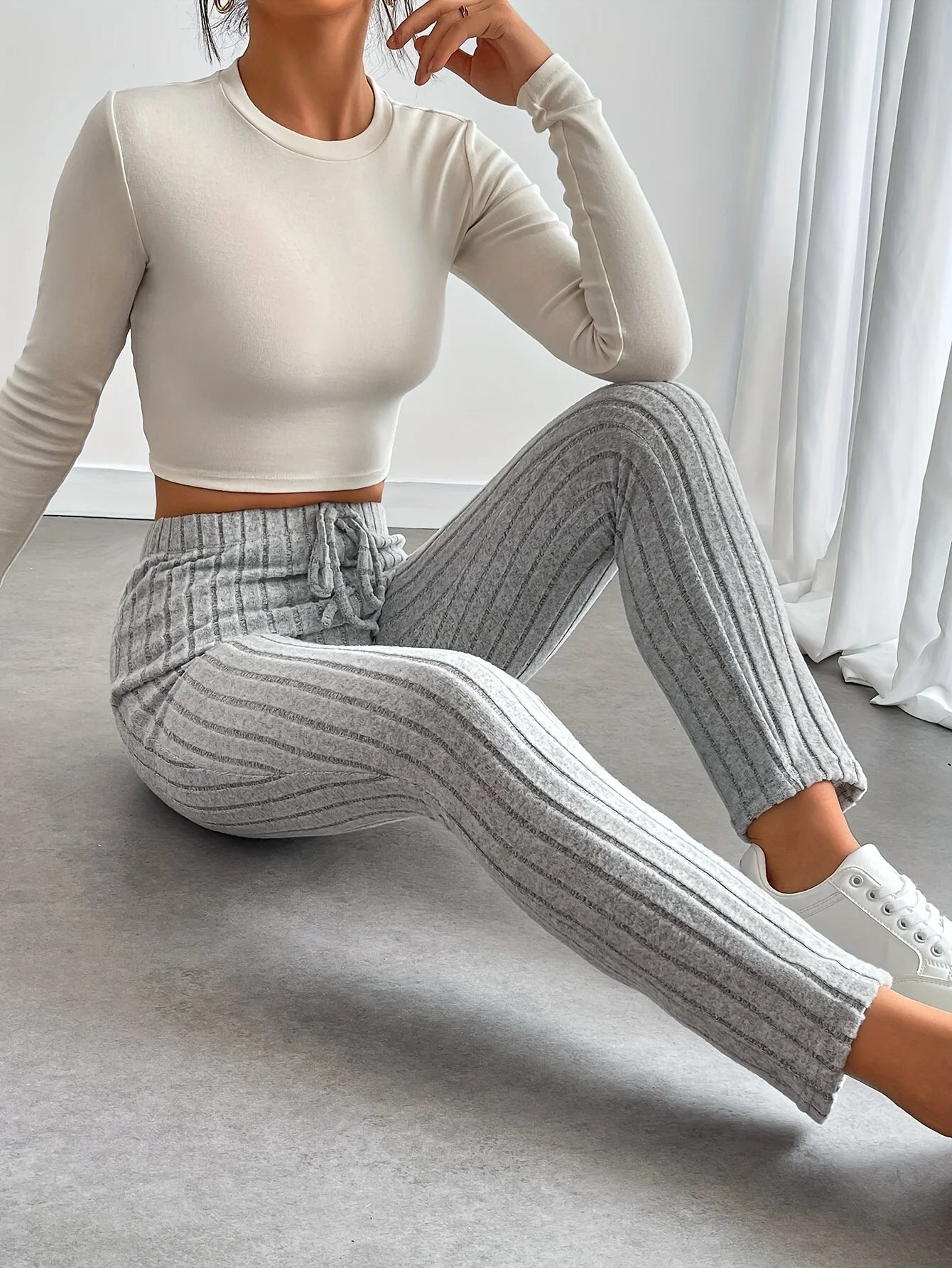 PANTALON TRICOT AVEC CORDON